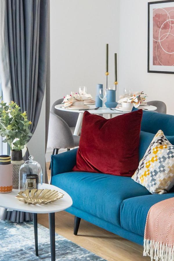 Contemporary Apartments, Wembley - Sk Londra