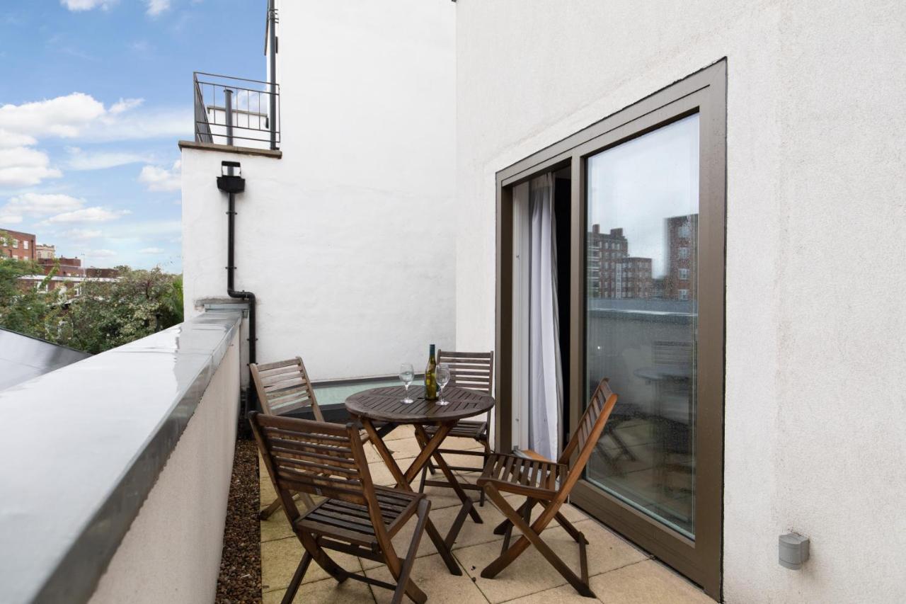 - Luxury And Spacious With Balcony Appartement Londres