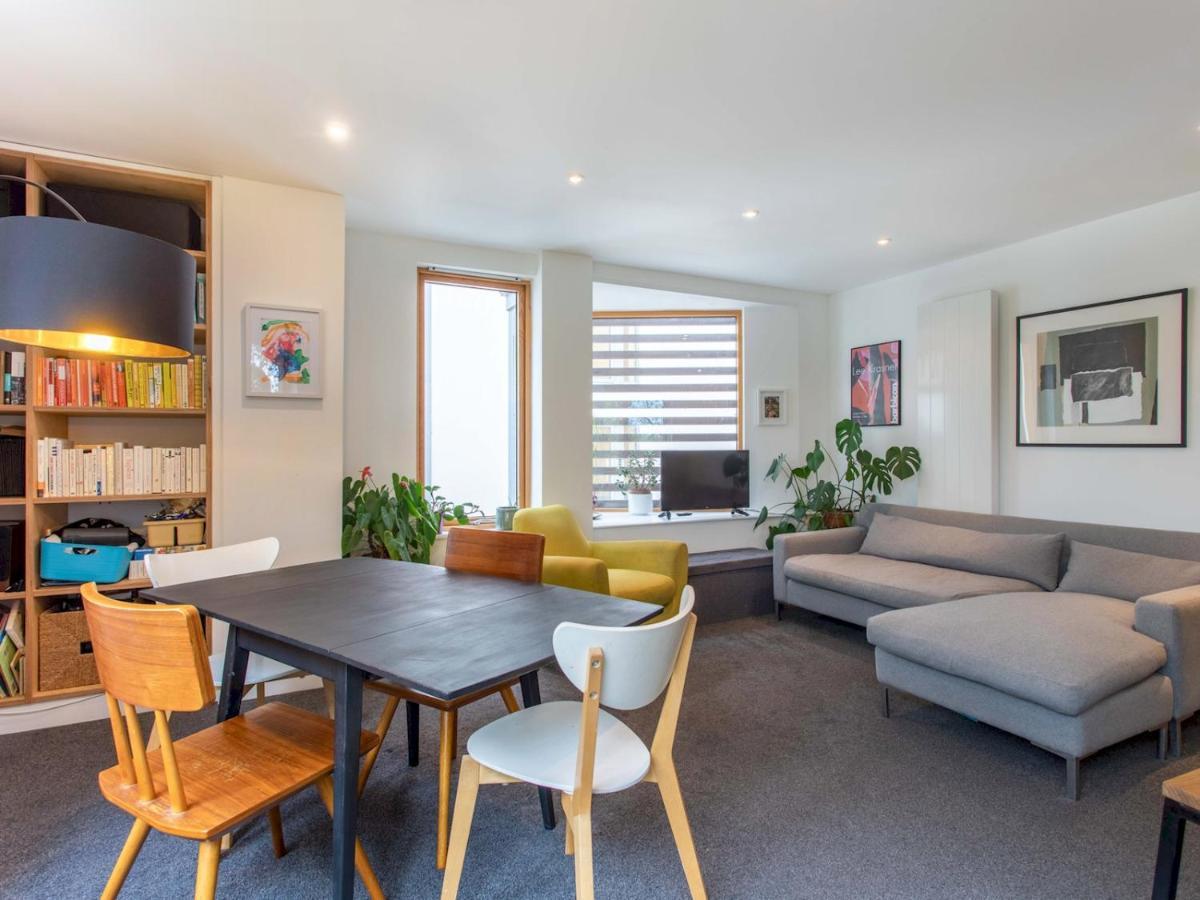 Spacious 2-bedroom Flat With Waterside Views Lejlighed *