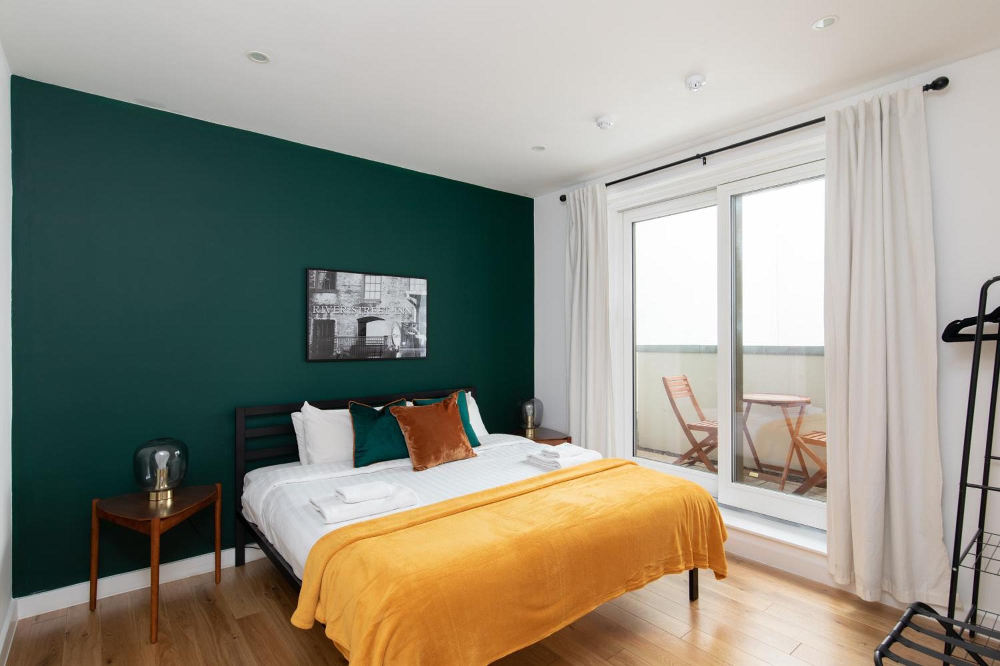 - Luxury And Spacious With Balcony Appartement