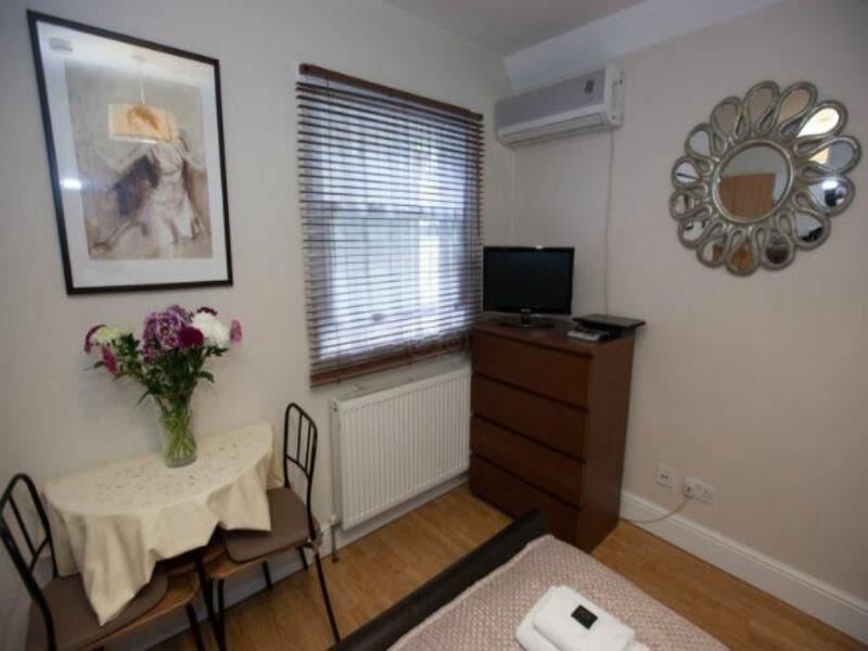 Aviva Studios Apartment *