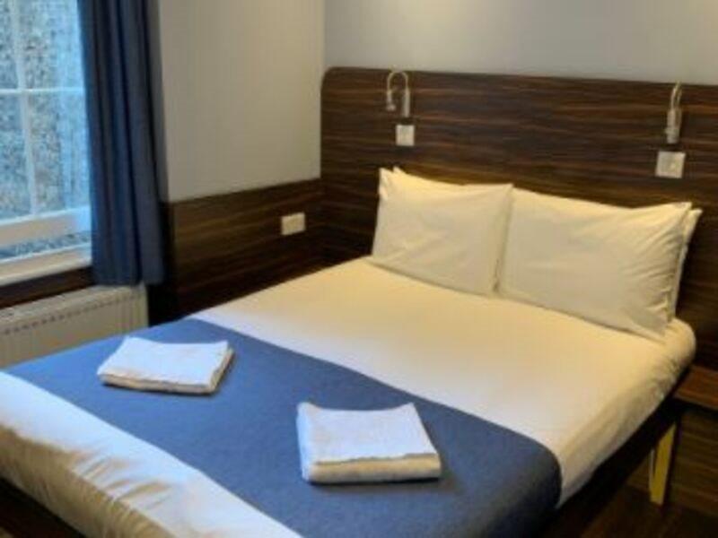 Hotell Angus 2*