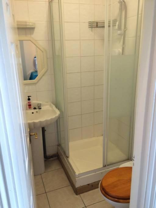 Victoria Dwellings Bed & Breakfast Londen