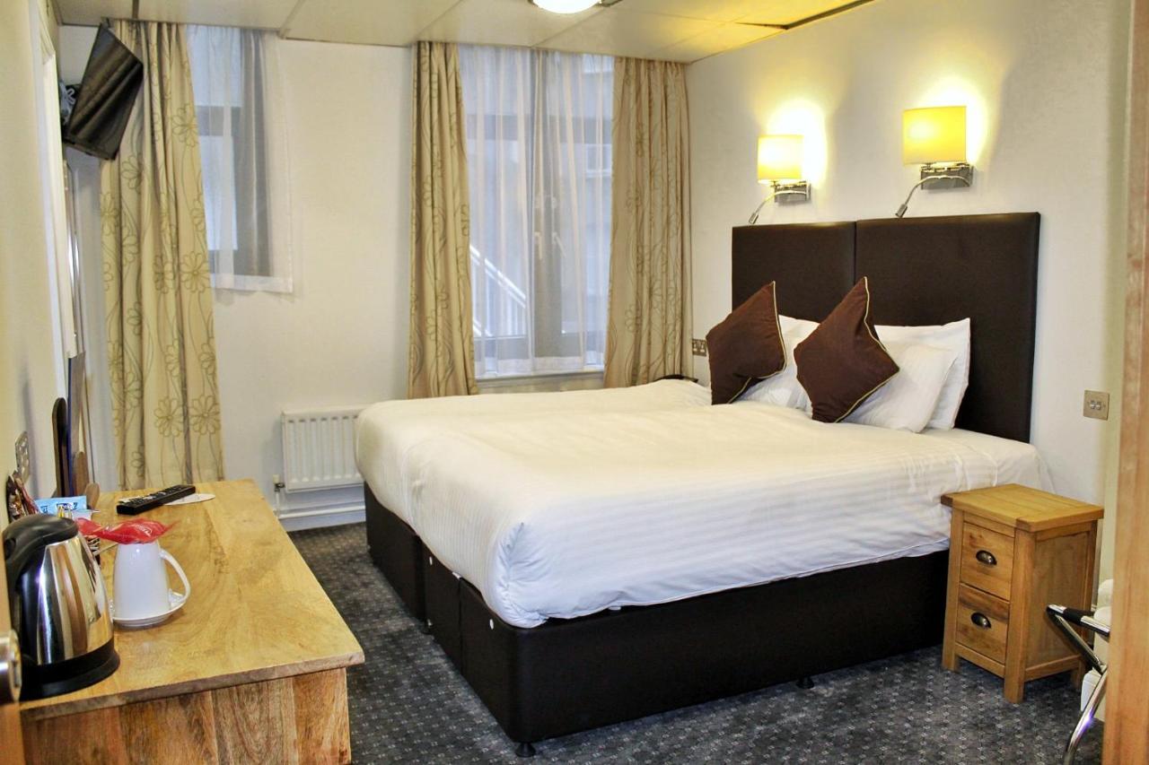 The Civil Service Club Hotel *