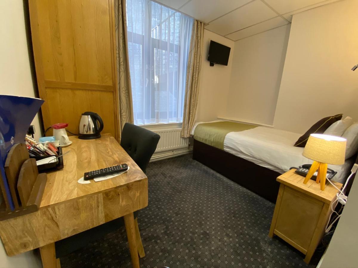 The Civil Service Club London