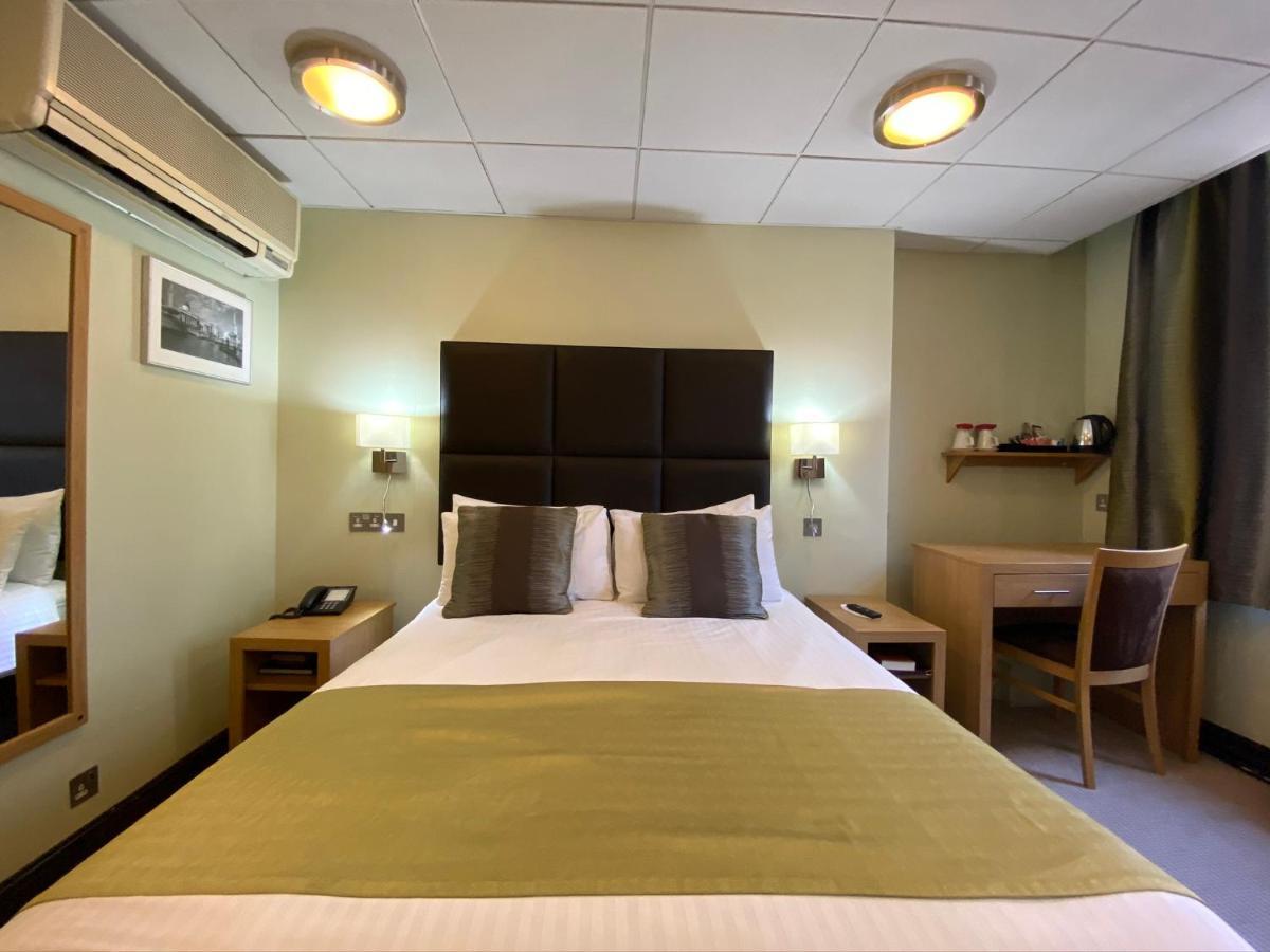 The Civil Service Club Hotel London