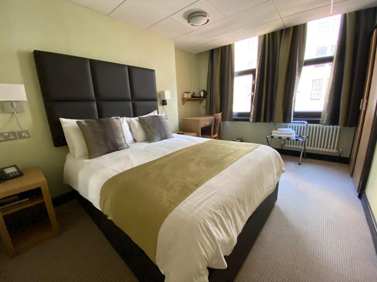 The Civil Service Club Hotel *