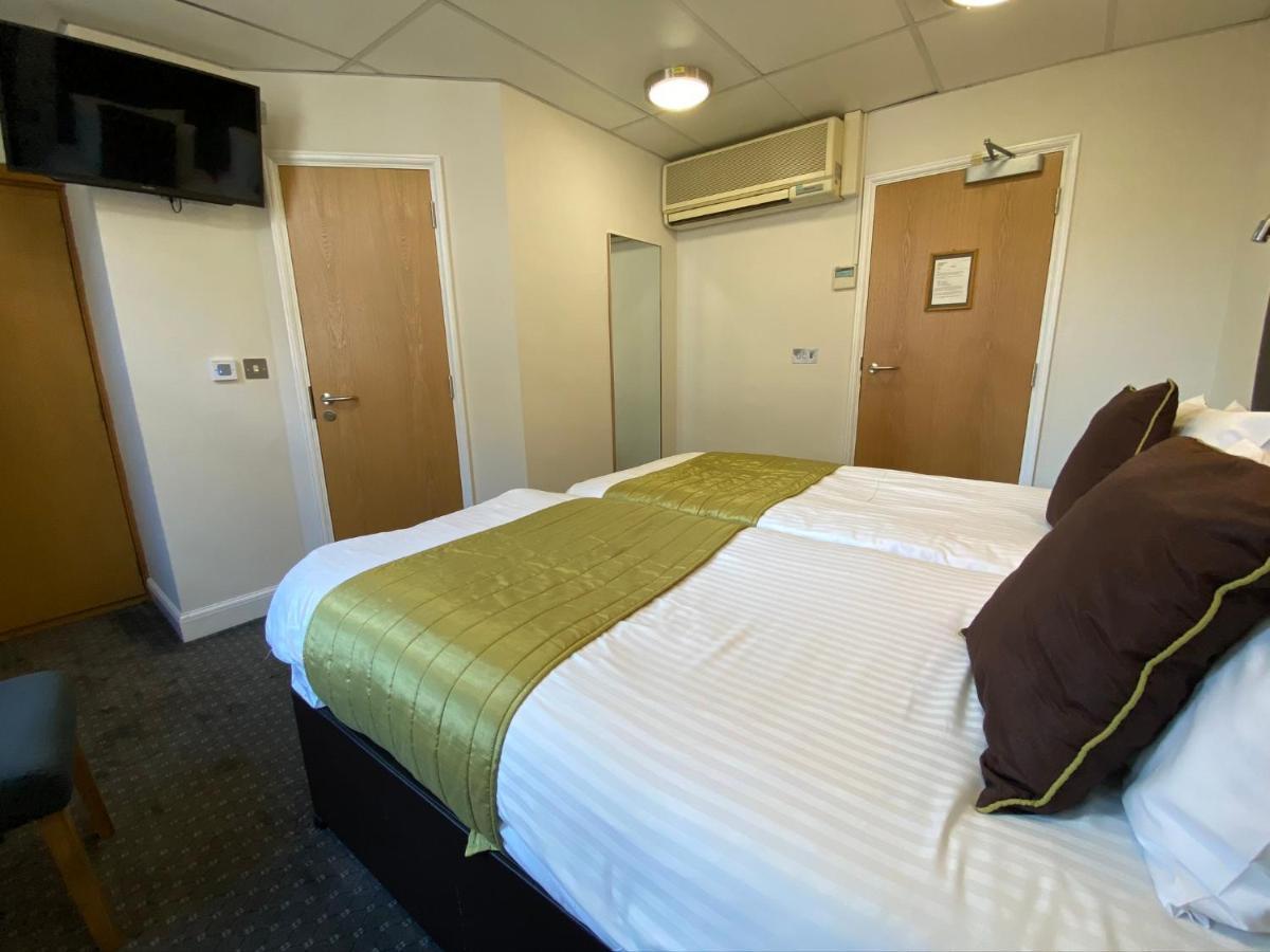 The Civil Service Club Hotel *