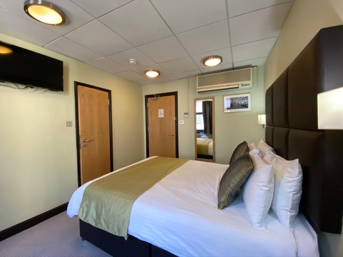 Hotel The Civil Service Club London