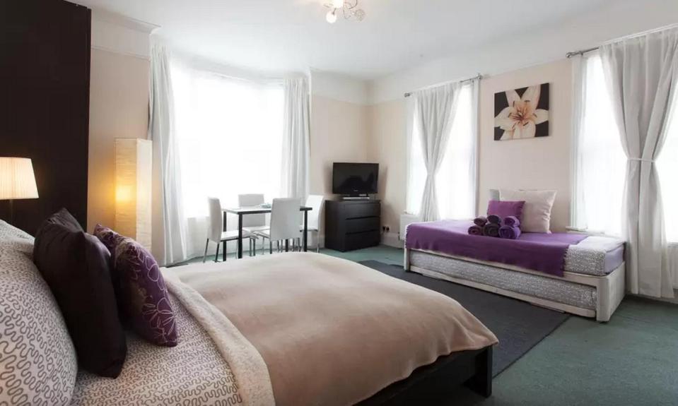Bed & Breakfast Home2home-rooms London