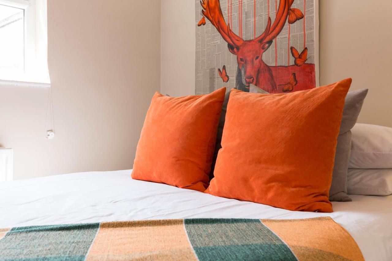 Modernised 1 And 2 Bedrooms Option Terrace And Balcony High Street Lägenhet *