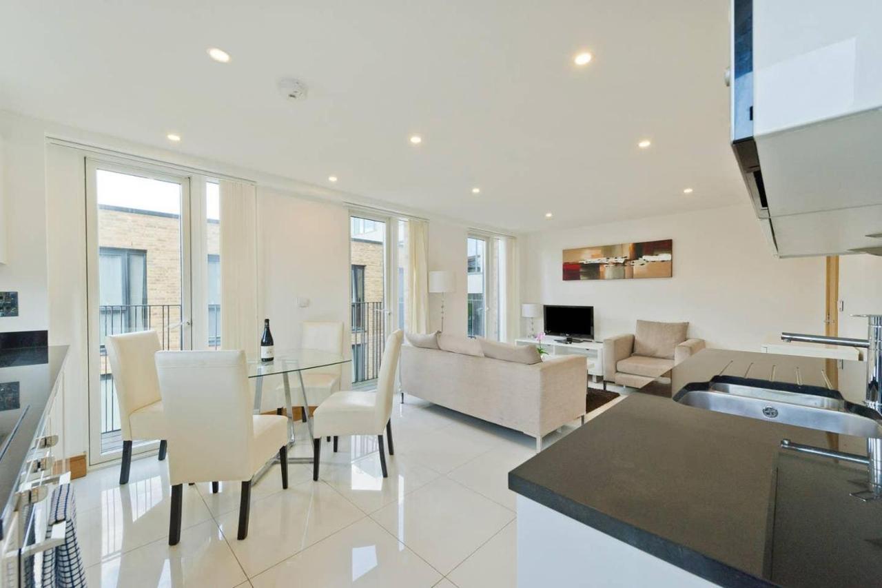 Apartment Comfortable Two Bedroom Apt In The Heart Of Kings Cross Area *