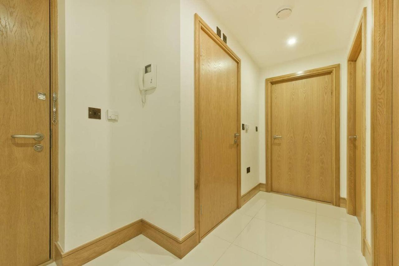Apartment Comfortable Two Bedroom Apt In The Heart Of Kings Cross Area London
