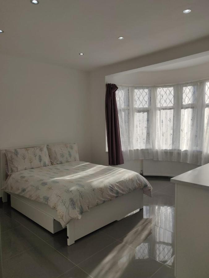 Stunning Double In Harrow Privatunterkunft London