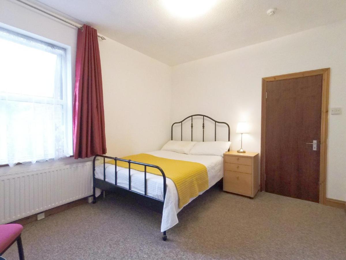 Carnation Flat A In Wembley Apartment London