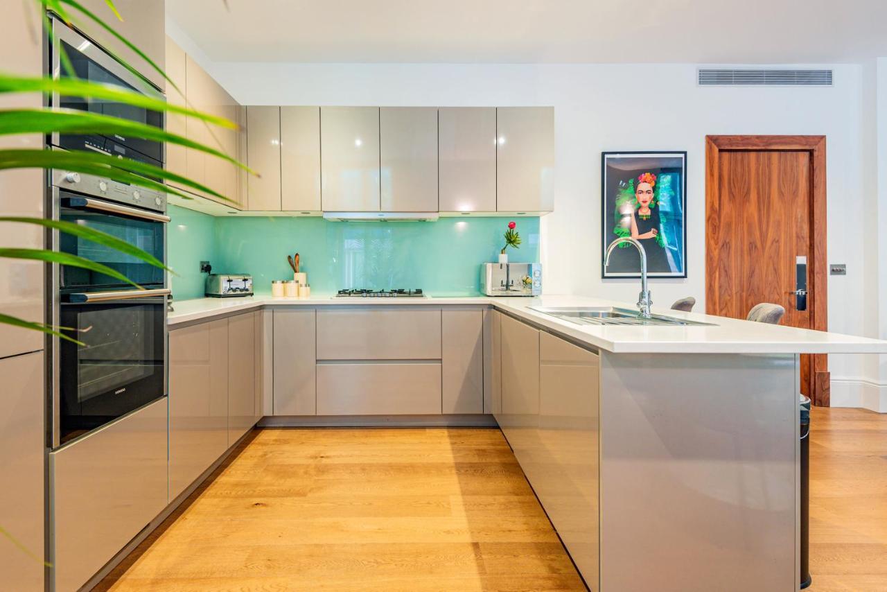 Arcore Premium Rental Shaftesbury Avenue Apartment London
