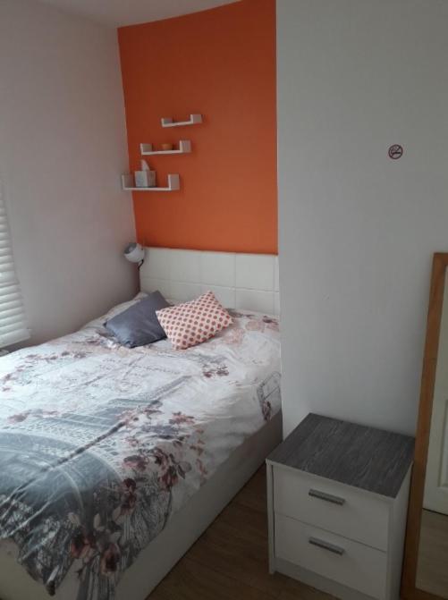 03 Bedroom Apartment-self Check In Londra