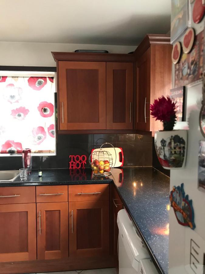 Ferienhaus Spacious House 15min To Canary Wharf/o2/excel/central *
