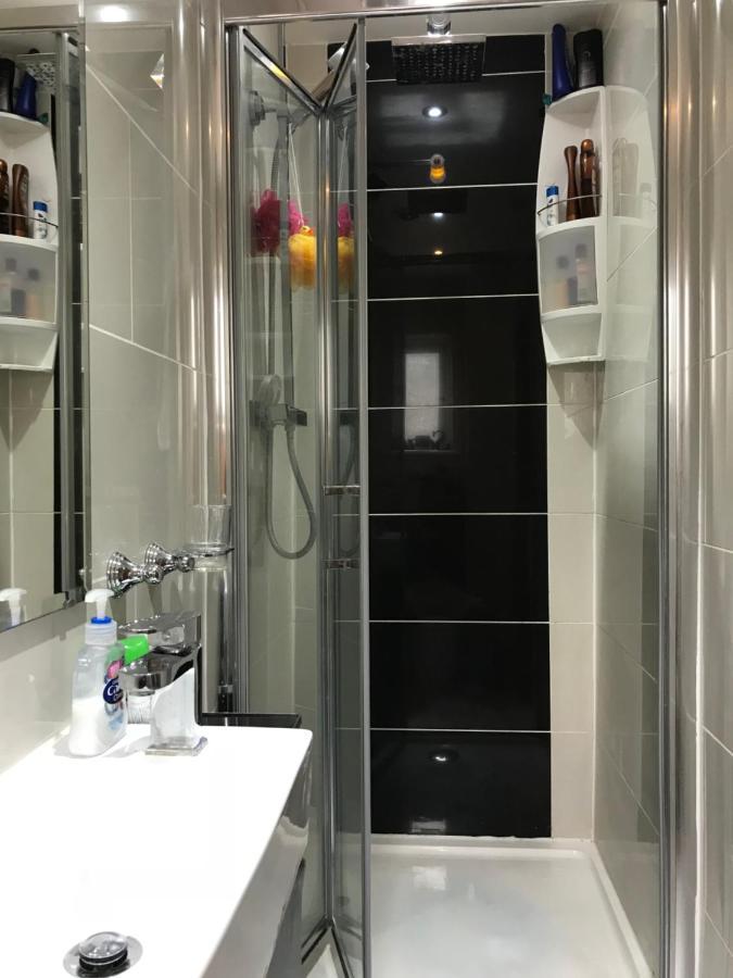 Ferienhaus Spacious House 15min To Canary Wharf/o2/excel/central