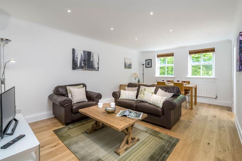 Sunny 2br In The Heart Of Vauxhall, By Subway Vr Hotel London