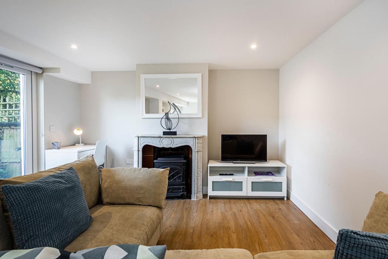 South Woodford 2 Bed En-suite House Apartment *