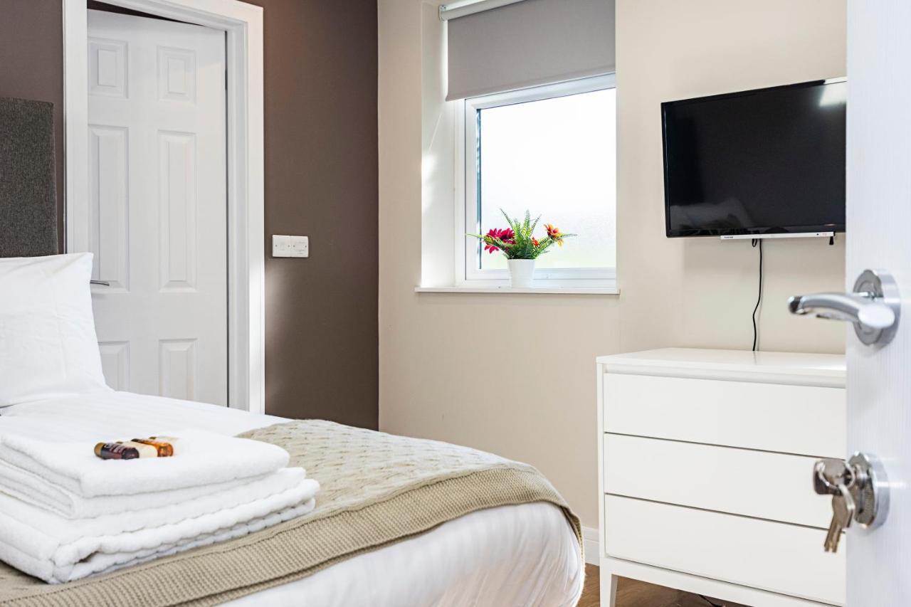 South Woodford 2 Bed En-suite House London