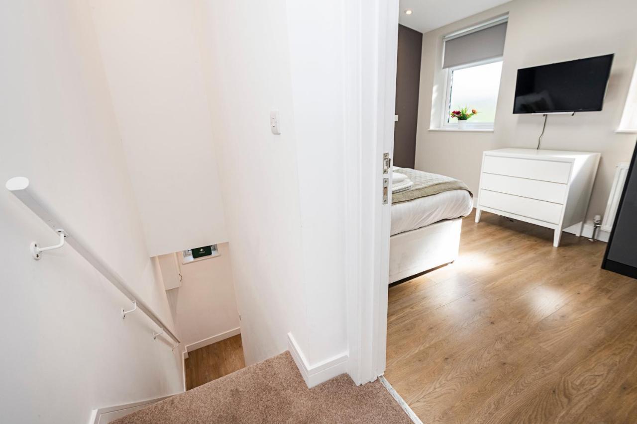 South Woodford 2 Bed En-suite House *