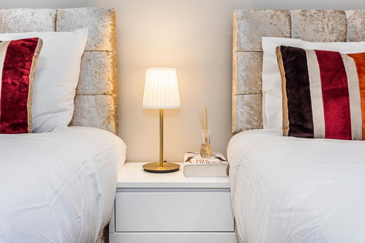 South Woodford 2 Bed En-suite House Apartment London
