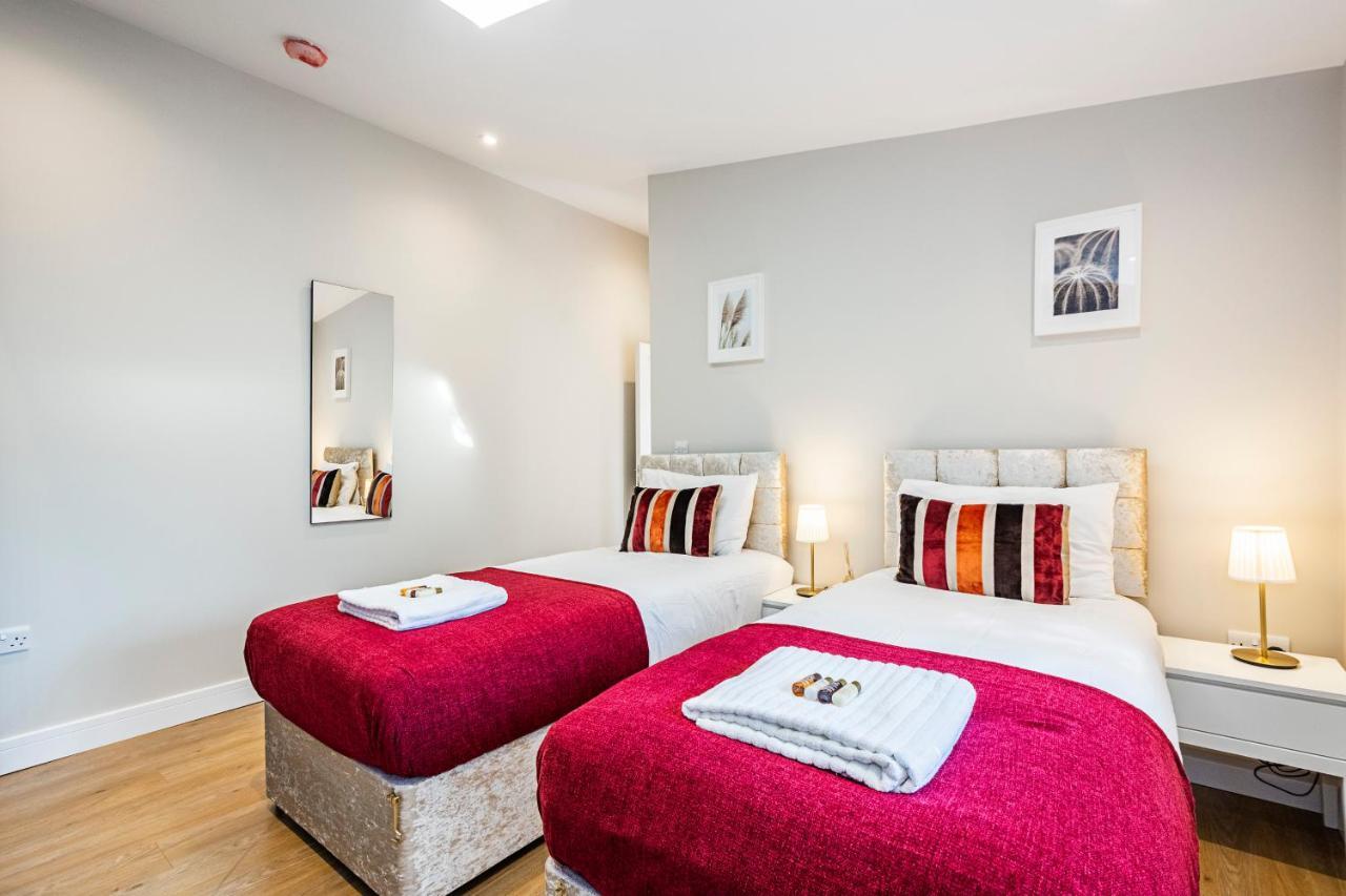 South Woodford 2 Bed En-suite House *
