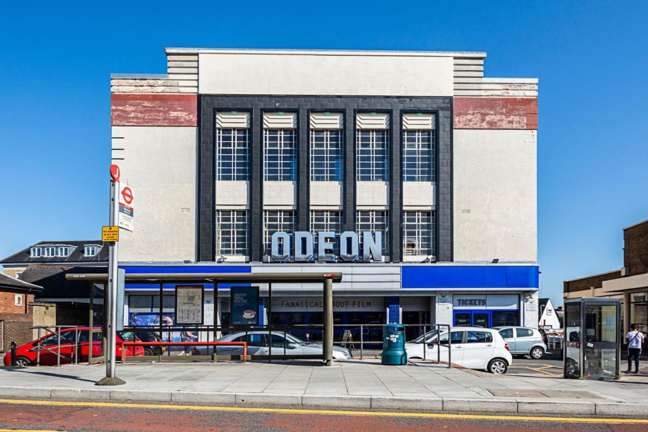 South Woodford 2 Bed En-suite House Apartment London