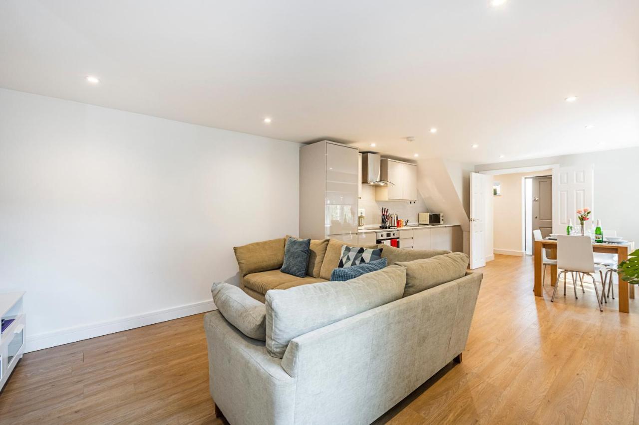 South Woodford 2 Bed En-suite House Apartment *