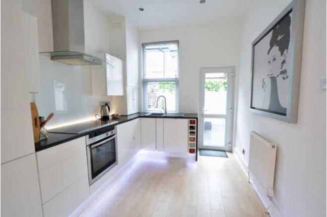 Smart Townhouse Homestay London
