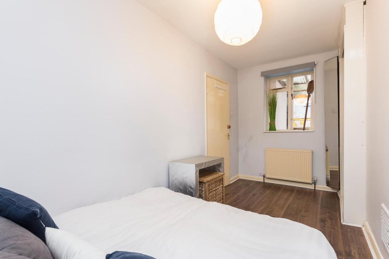 Modernised 1 And 2 Bedrooms Option Terrace And Balcony High Street Leilighet *