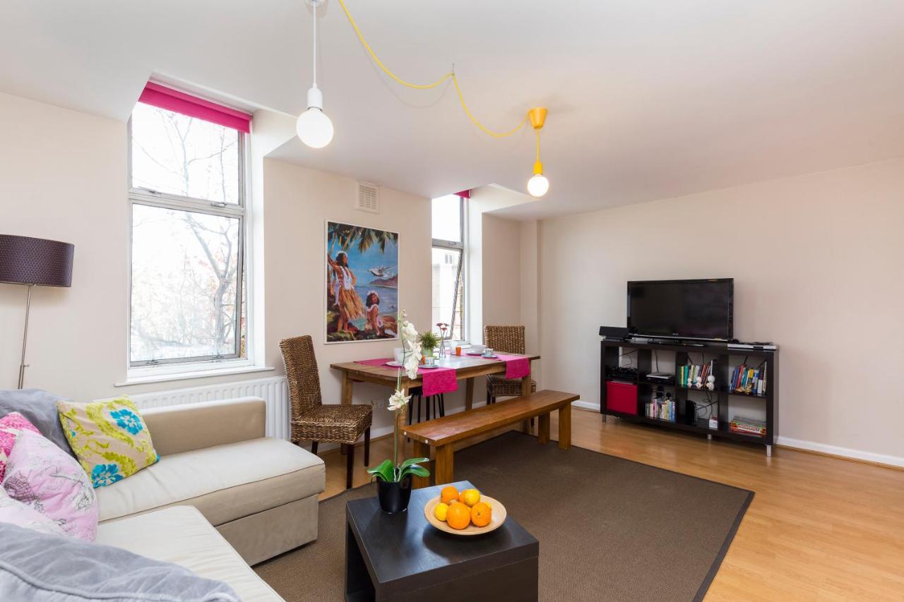 Modernised 1 And 2 Bedrooms Option Terrace And Balcony High Street Leilighet London