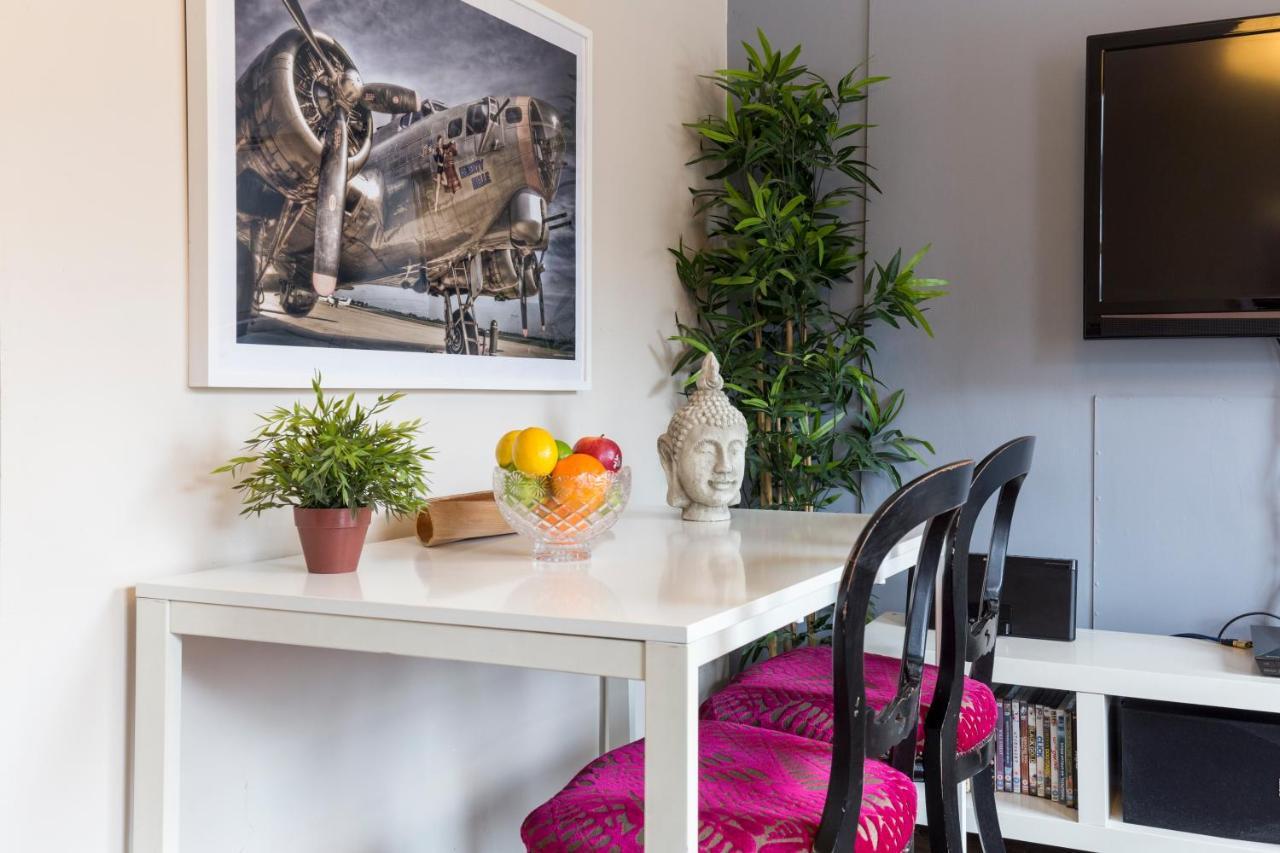 Modernised 1 And 2 Bedrooms Option Terrace And Balcony High Street Leilighet London