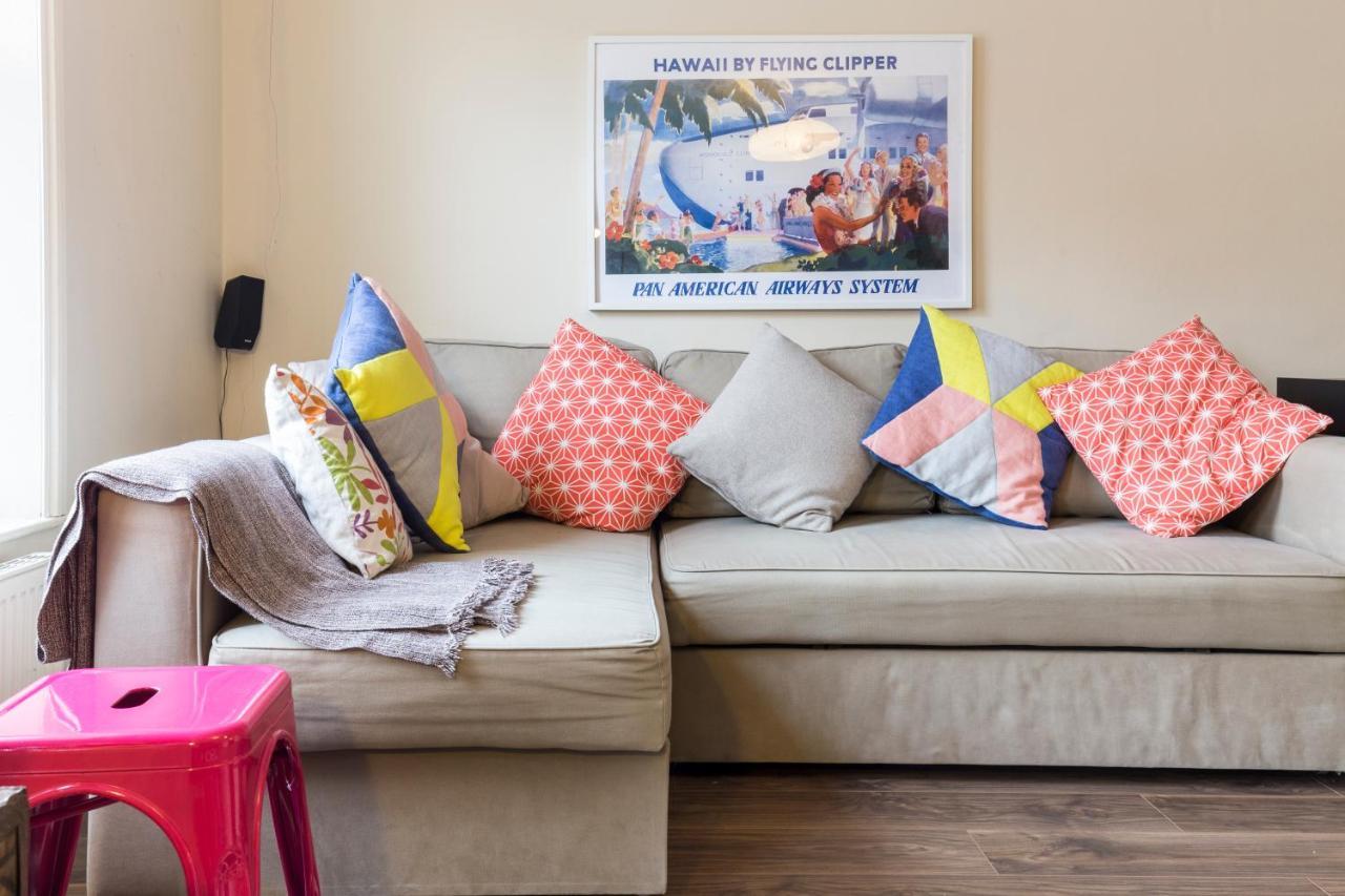 Modernised 1 And 2 Bedrooms Option Terrace And Balcony High Street Leilighet *
