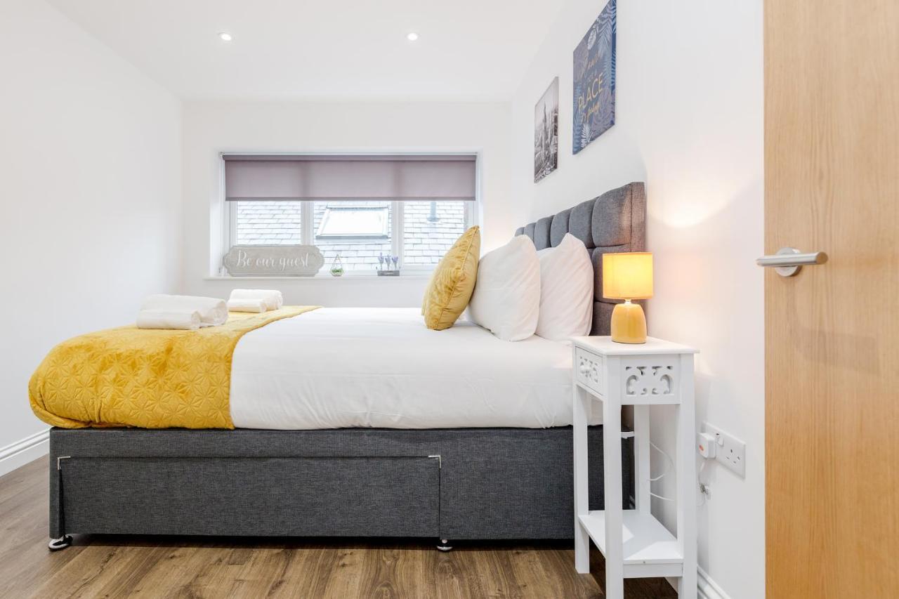 Lägenhet Watford Town Centre, Serviced One Bed Flat With Choice Of King Or Twin Beds, Sleeps Up To 4 Sharing, Free Wifi And Free Movies *