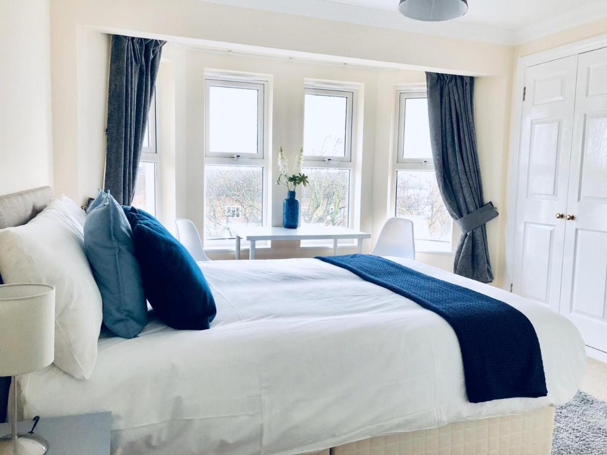 Appartement 2 Bed 2 Bath Flat With Private Parking And 3 Min To Tube *