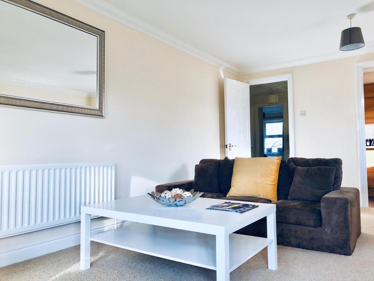 2 Bed 2 Bath Flat With Private Parking And 3 Min To Tube Appartement Londres