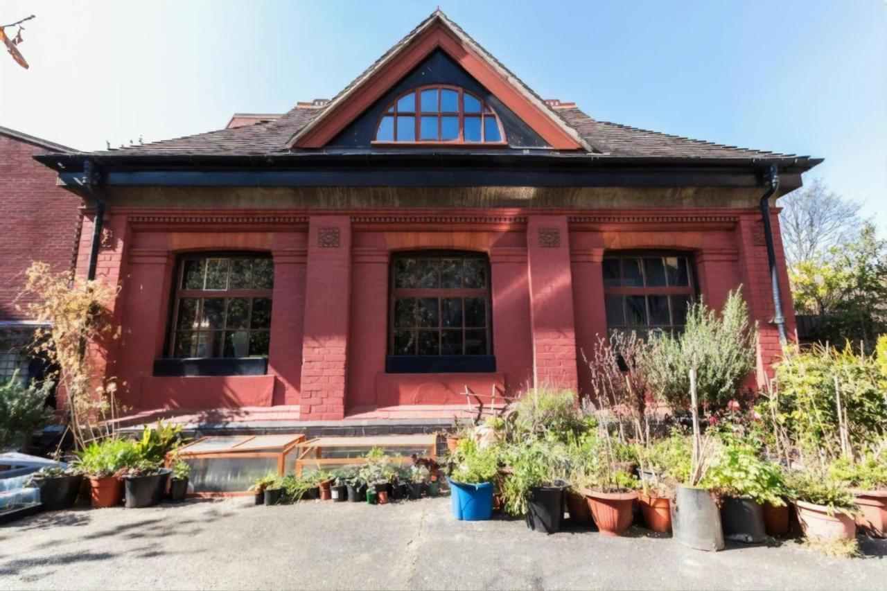 Wash House Historic Film Location House, East London Ferienhaus *