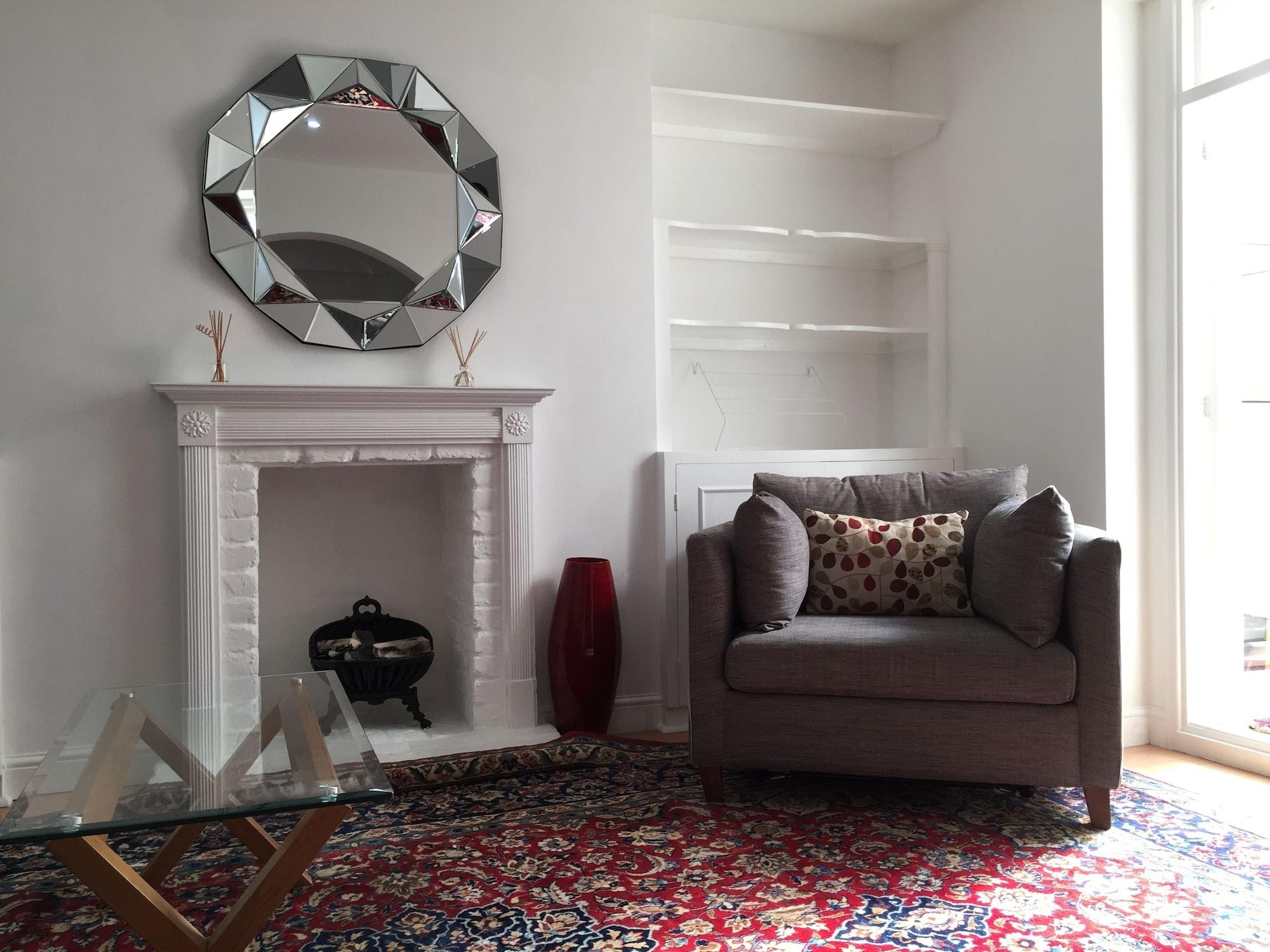 Luxurious In Kensington & Chelsea Apartment London