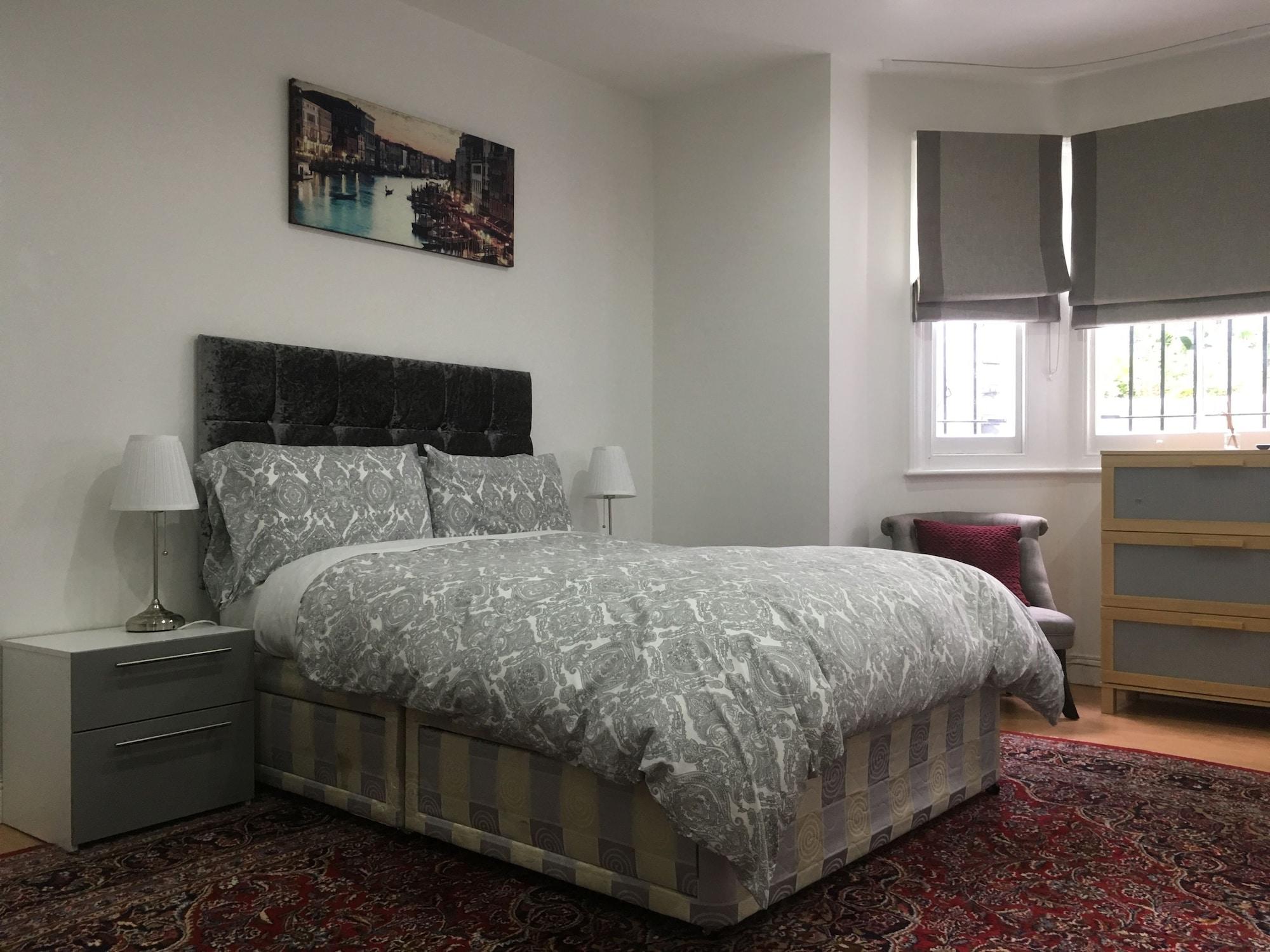 Luxurious In Kensington & Chelsea Apartment *