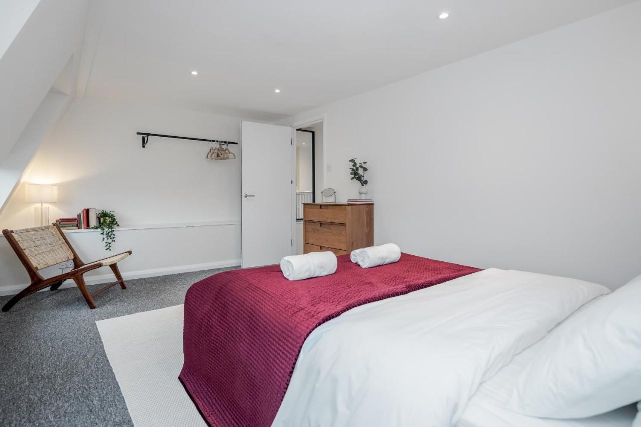 Stunning 2 Bedroom Duplex In Center Of Camden! * London
