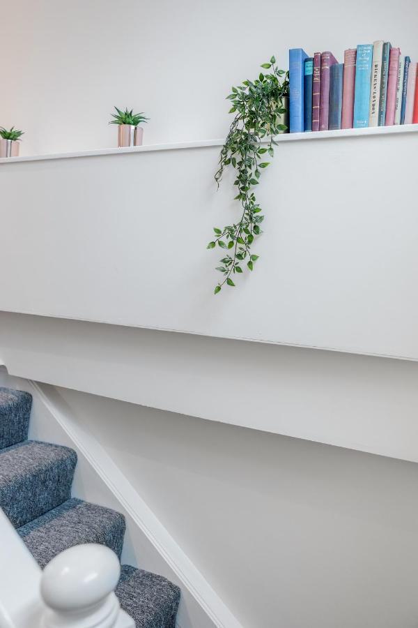 Stunning 2 Bedroom Duplex In Center Of Camden! Appartamento Londra