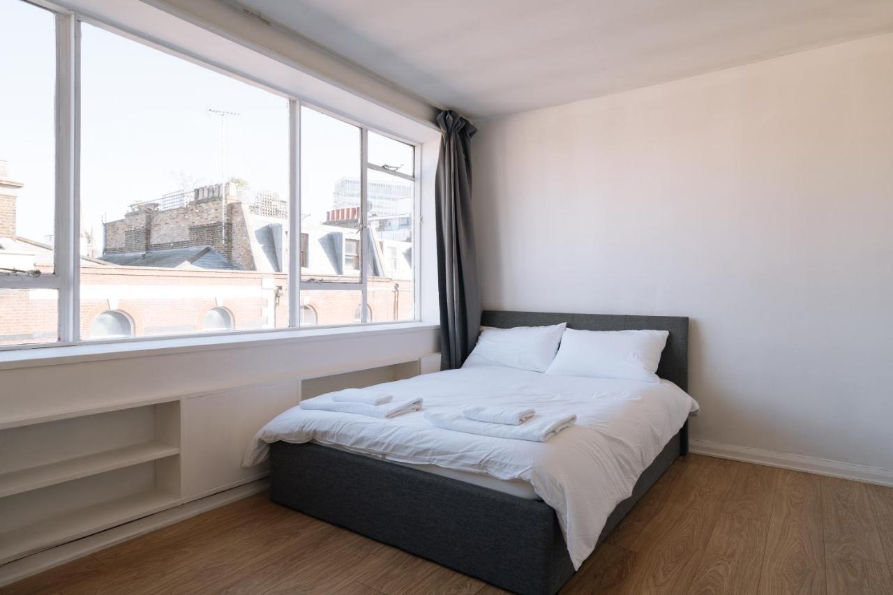 Apartment Modern Flat. London. Zone 1. London
