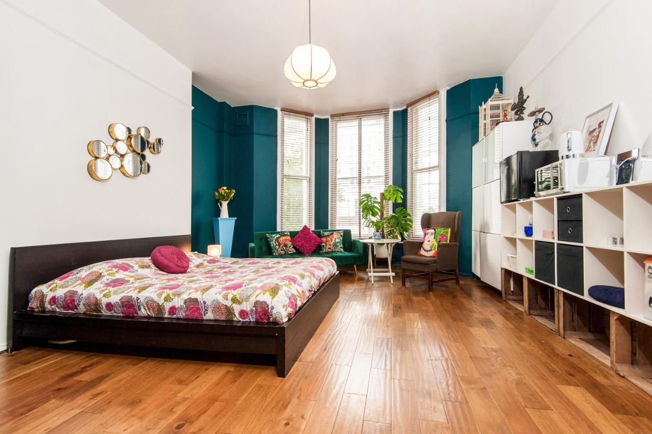 Rum i privatbostad Boutique Style Large In Victorian Conversion *