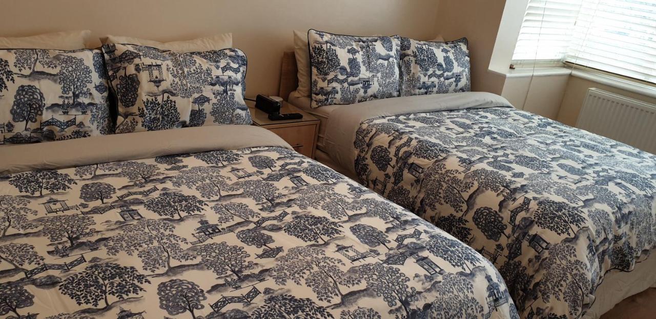 Lägenhet Luxury 3 Bedroom Flat 1min Walk From Underground, With Free Parking Sleeps X10 London