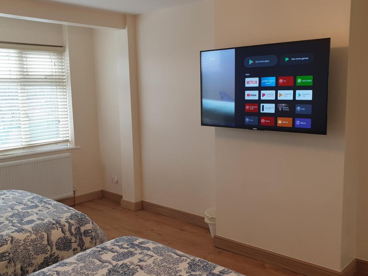 Lägenhet Luxury 3 Bedroom Flat 1min Walk From Underground, With Free Parking Sleeps X10 *