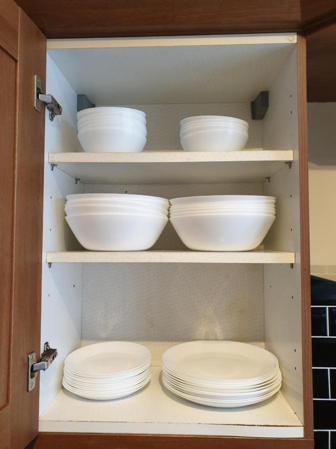 Luxury 3 Bedroom Flat 1min Walk From Underground, With Free Parking Sleeps X10 Lägenhet
