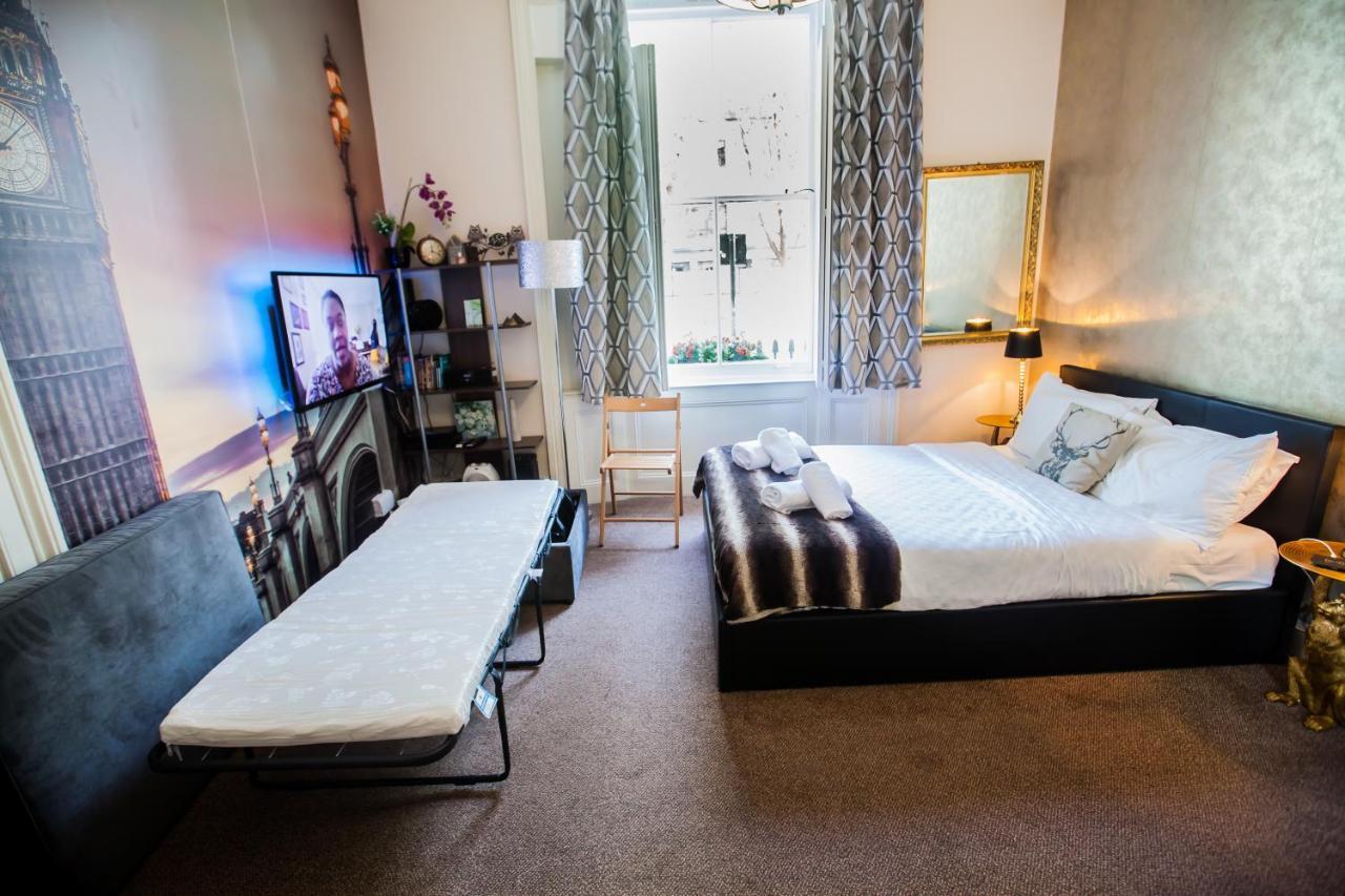 Pimlico Near Victoria * London